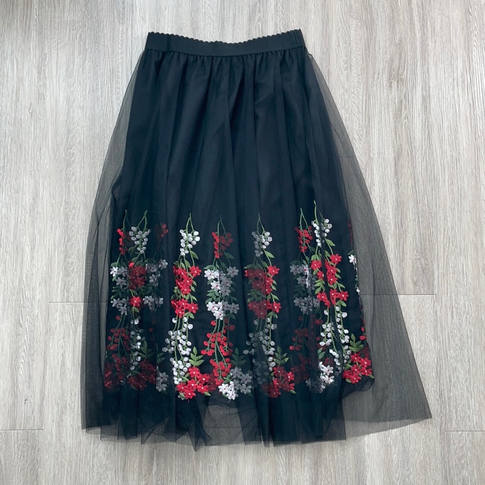 Sans Souci Tulle Skirt Black with Floral Size M